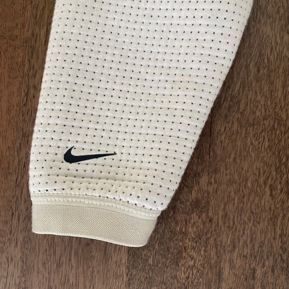 Nike Cropped Sweatshirt in Medium - Picture 3 of 6